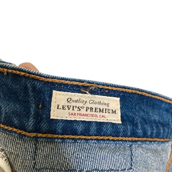 Levi's 501 Original Fit Jeans Womens Size W26 L28 Chewed Hem Blue Distressed - Picture 10 of 15